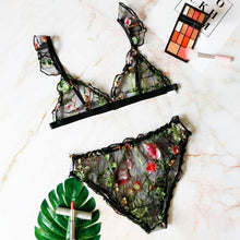 Load image into Gallery viewer, Fashion Bra Set Women Underwear V-Neck Floral Embroidered Push Up Lace Lingerie Set Black Crop Top And Panties Set Dropship *S