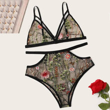 Load image into Gallery viewer, Fashion Bra Set Women Underwear V-Neck Floral Embroidered Push Up Lace Lingerie Set Black Crop Top And Panties Set Dropship *S